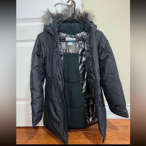 Colombia girls winter jacket (large) - Picture 2 of 5